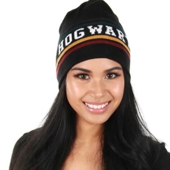 Officially Licensed Harry Potter Hogwarts Reversible Knit Black Gray Beanie-OS - Picture 1 of 11